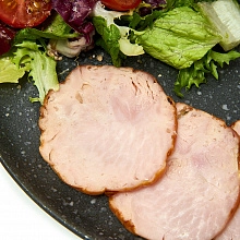 Рулет из мяса индейки запеченный