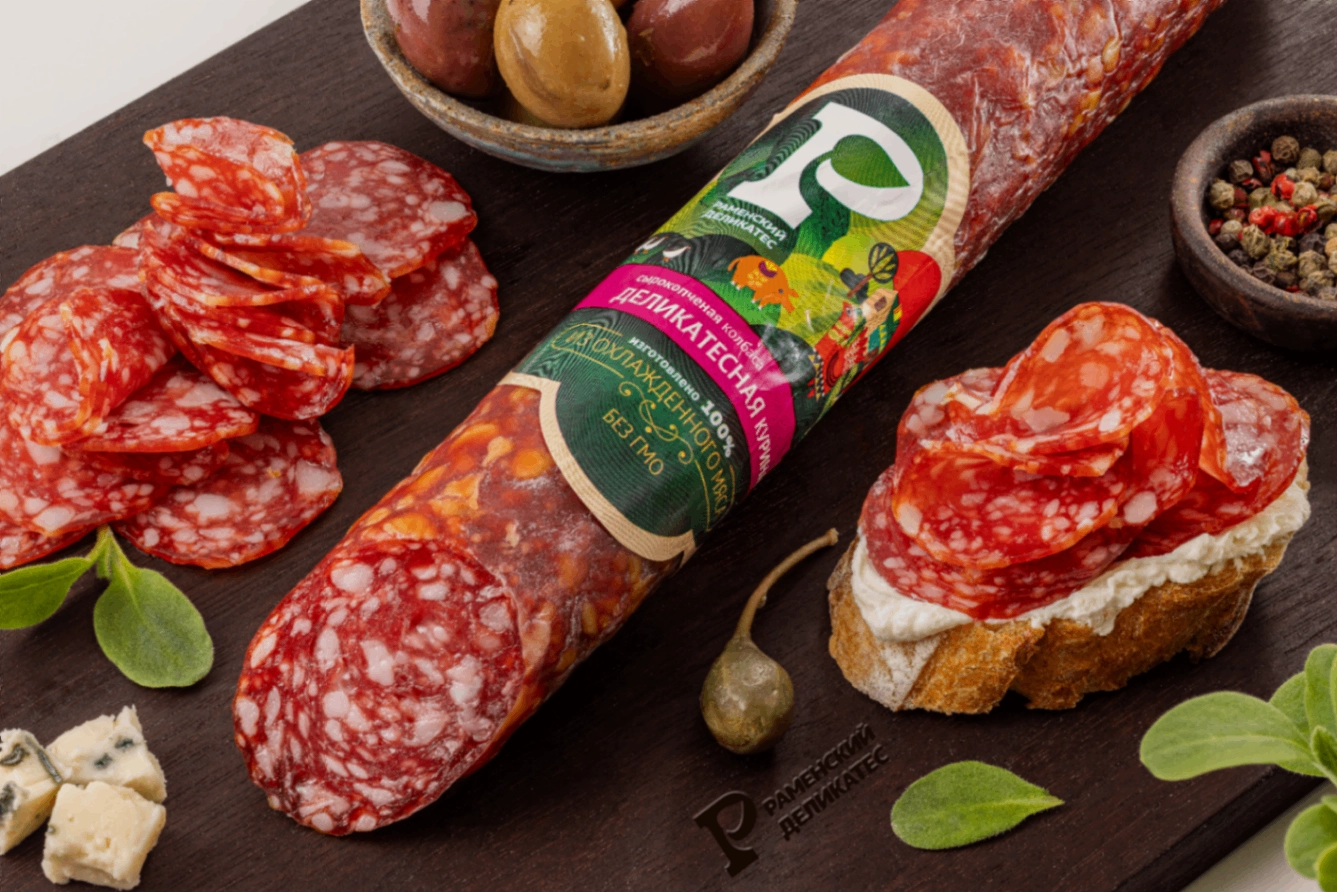 Колбаса Деликатесная куриная сырокопченая